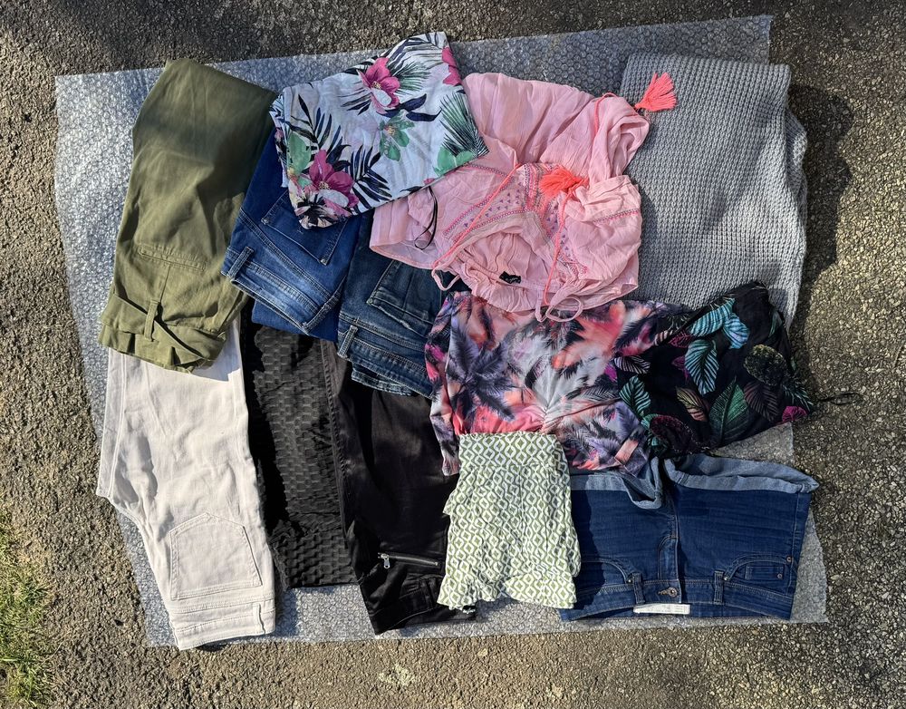 LOT VETEMENTS FEMME TAILLE S/36 12 Bubry (56)