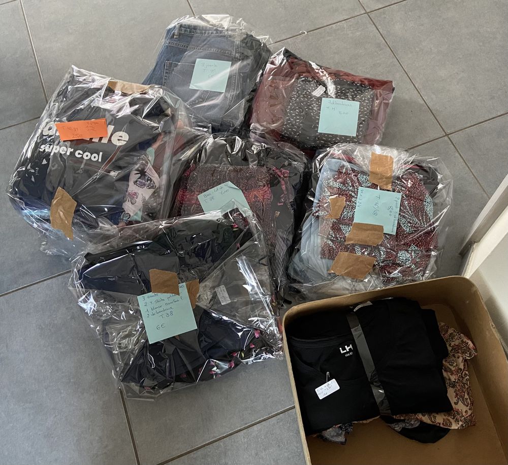 Lot de 57 v�tements femme 60 Hindlingen (68)