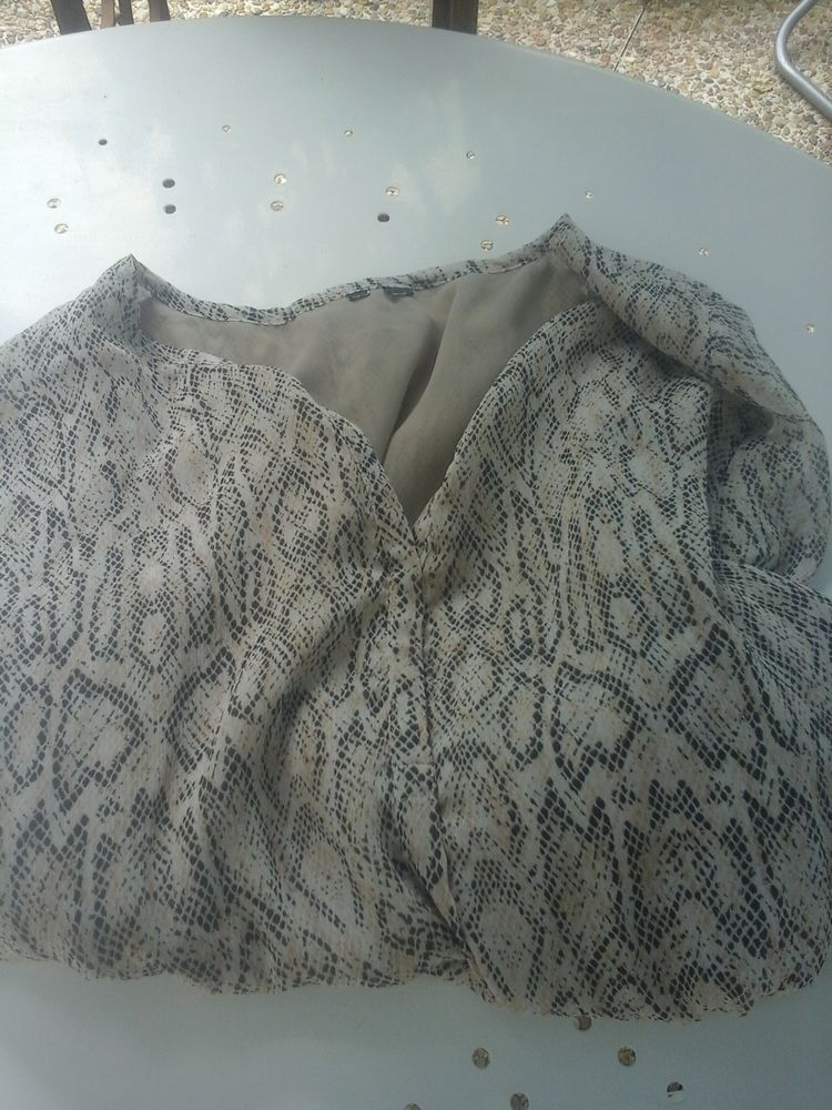 Lot de v�tements  femmes 40 42 le lot 250 Nice (06)