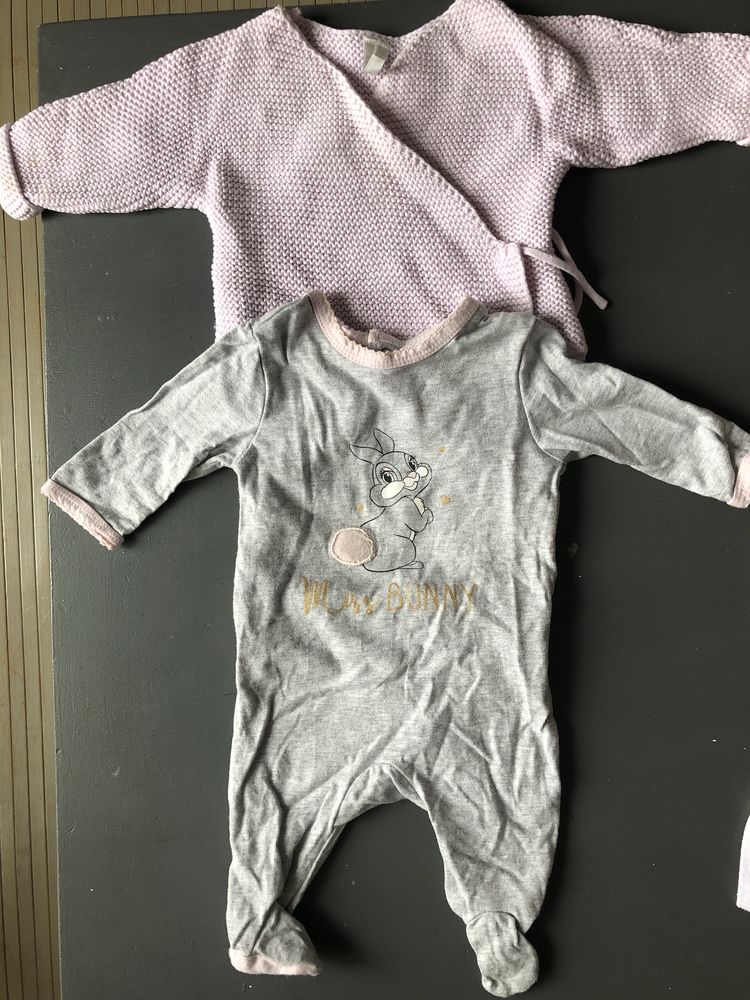 Lot v�tements fille 1 mois TBE 3 Saint-Florent-sur-Cher (18)