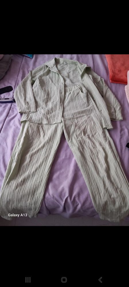 Lot de v�tements fille XS et 11/12 ans 30 Guingamp (22)