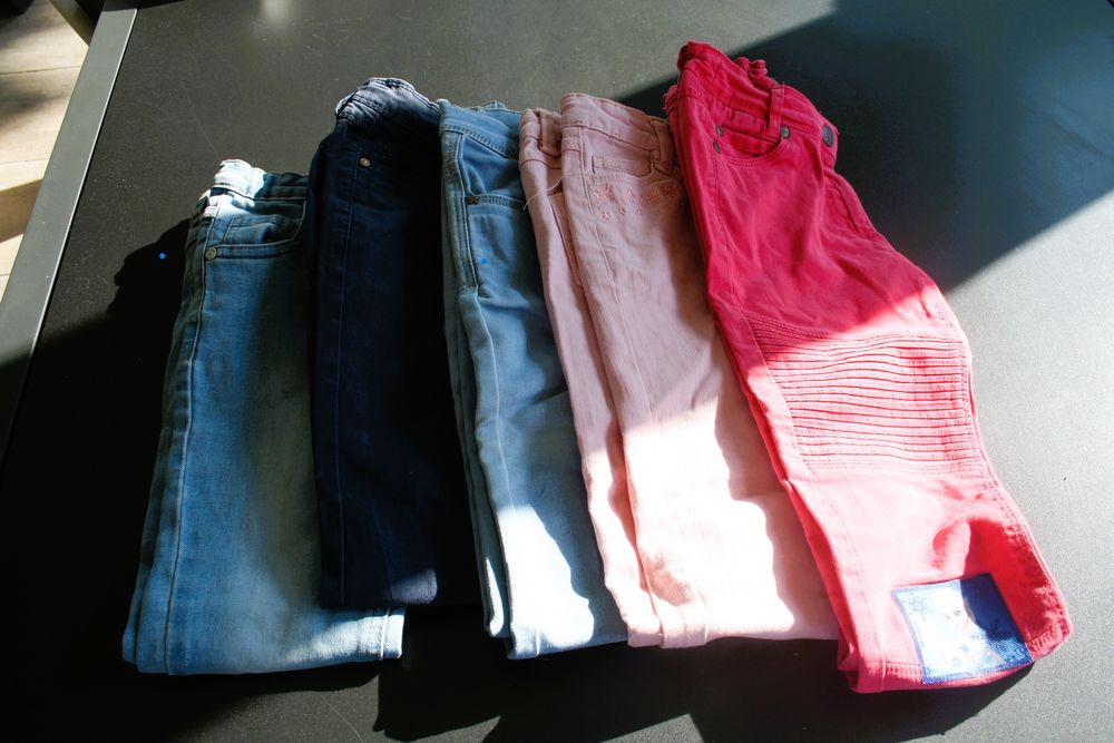 V�tements fillette 25 Commelle-Vernay (42)