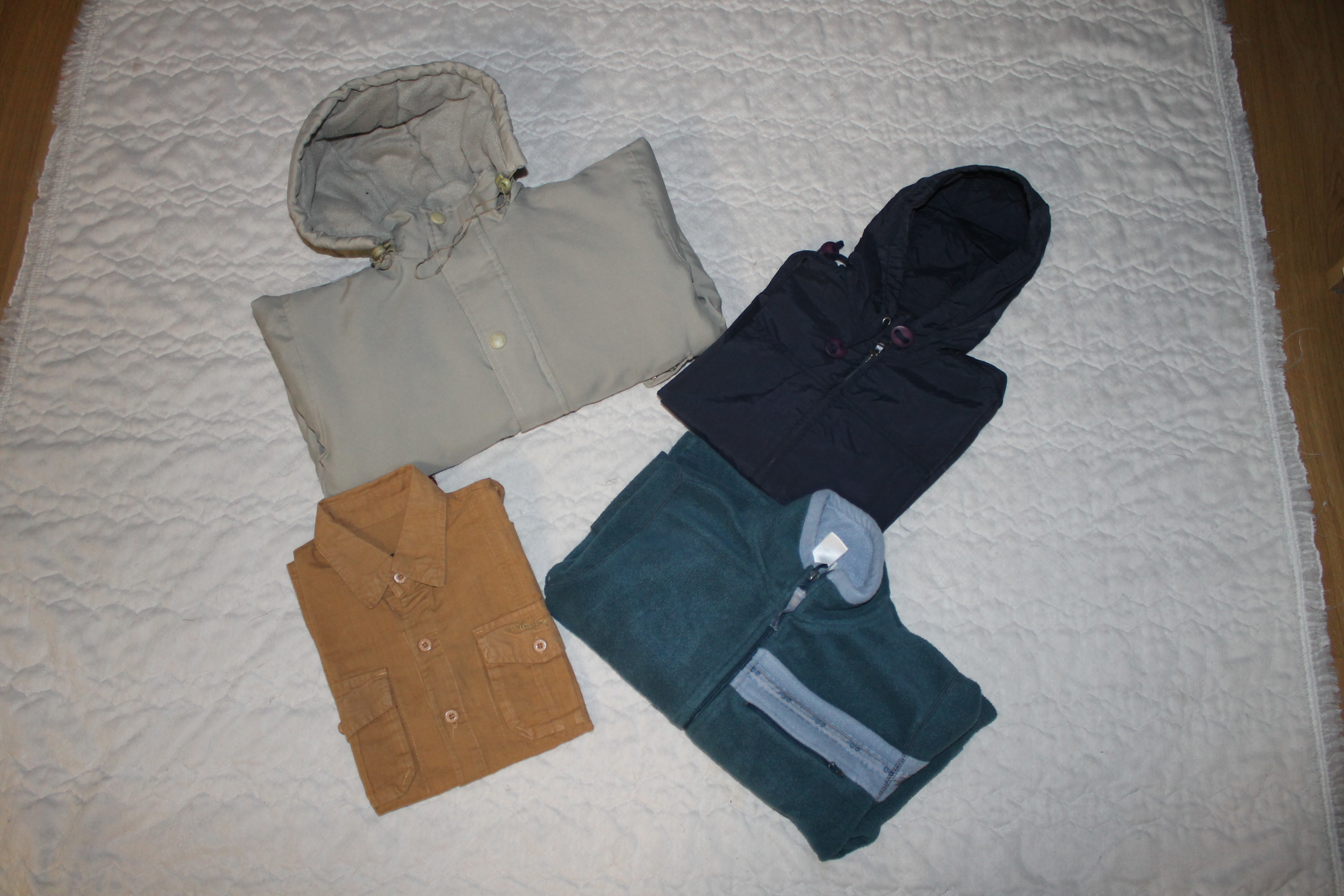 Lot de 4 v�tements gar�on - Taille 6-8 ans 20 Paris 19 (75)