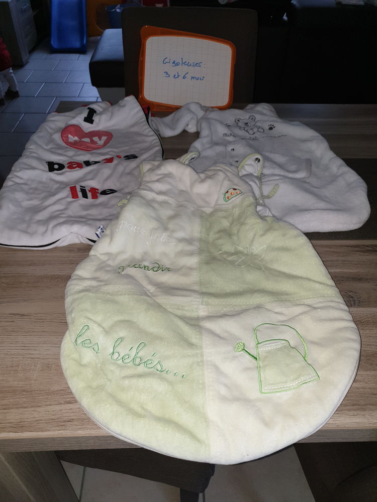 V�tements gar�on 5 La Vernelle (36)