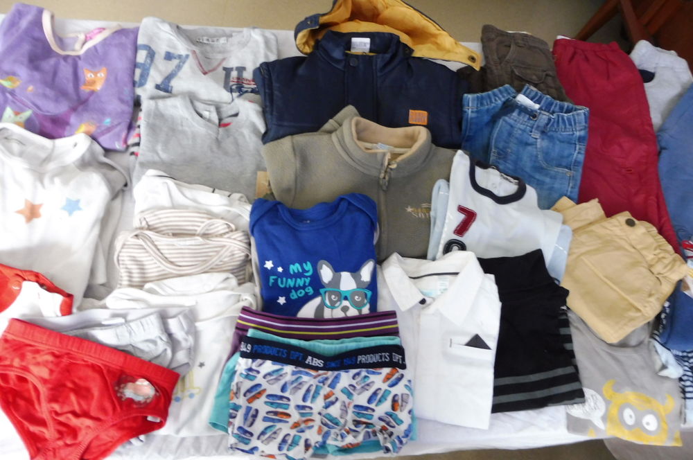 Lot v�tements gar�on en 2 ans Lot.1 25 Amiens (80)