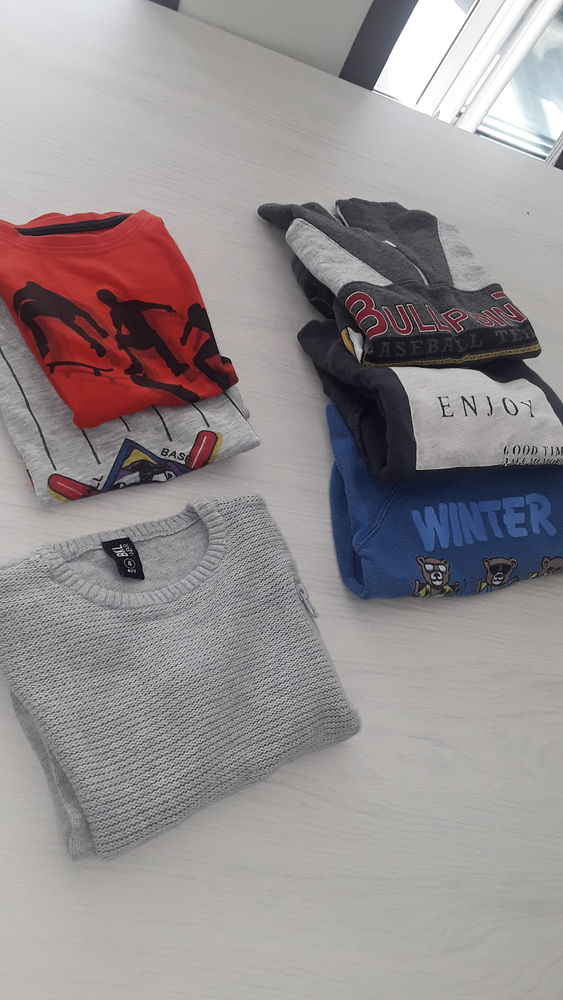Lot de v�tements  4 et 5 ans
Garcon 10 L�signy (77)