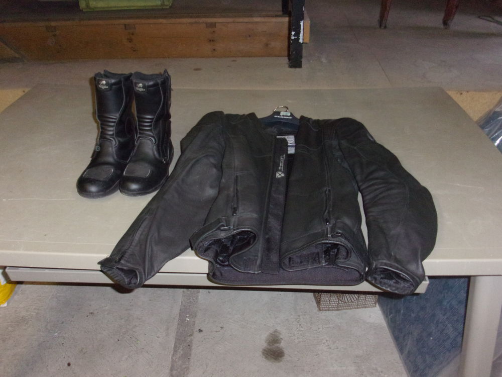 VETEMENTS MOTO 150 Saint-Georges-de-Commiers (38)