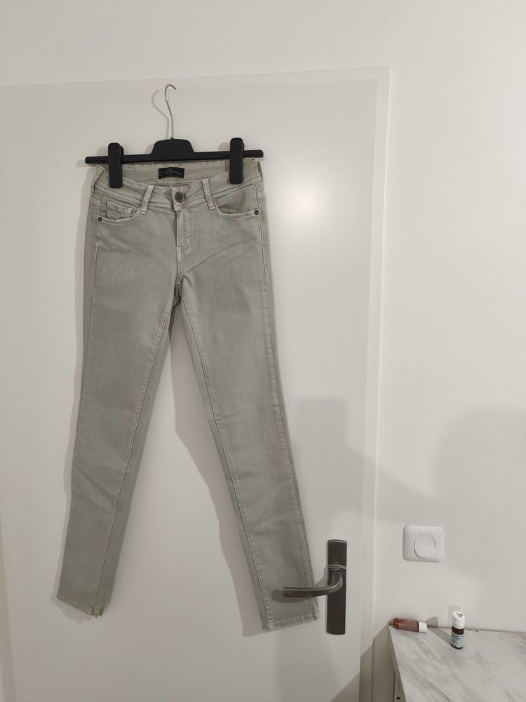 Lot de v�tements neufs de diff�rentes tailles (Diesel, Jeans Cimarron, Wild Woman) 200 Lagny-sur-Marne (77)