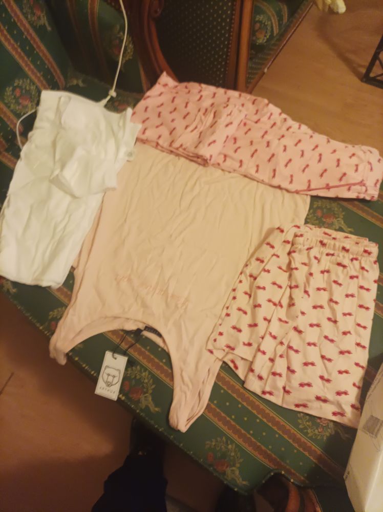 Vêtements pour femmes ensemble de pyjama  100 Metz (57)