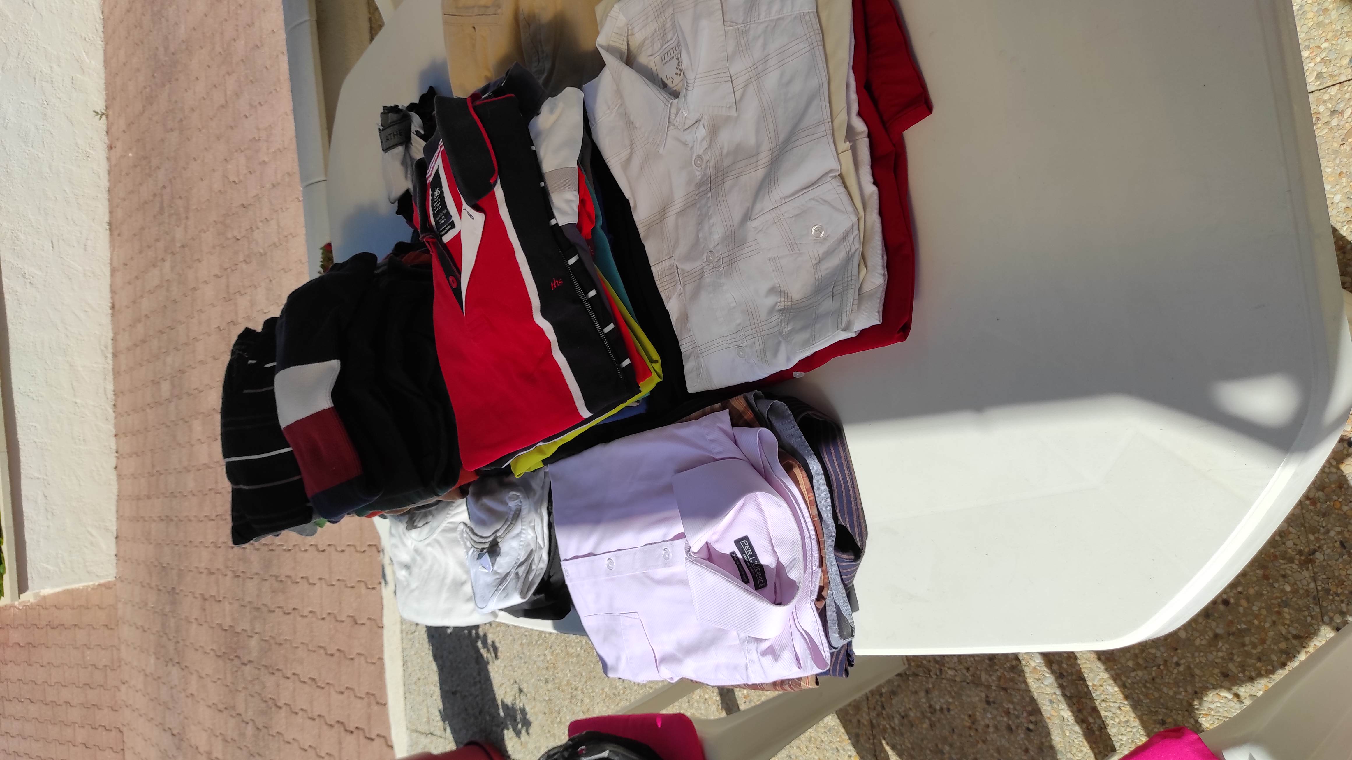 Lot de V�tements pour Homme Taille L  TBE 25 Jaunay-Clan (86)