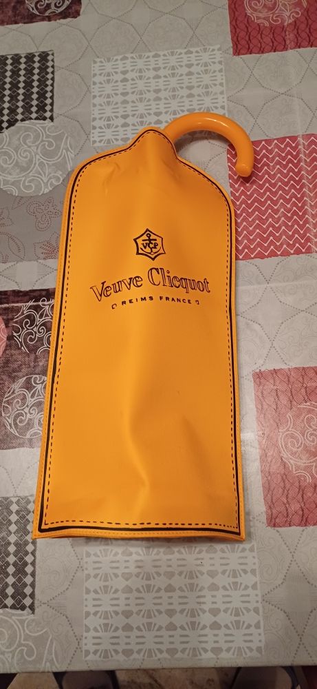 Veuve Clicquot suit me 50 Rethel (08)