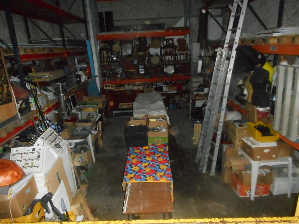 vide atelier de 10� a 25� faire prix sur chaque article 0 Saran (45)