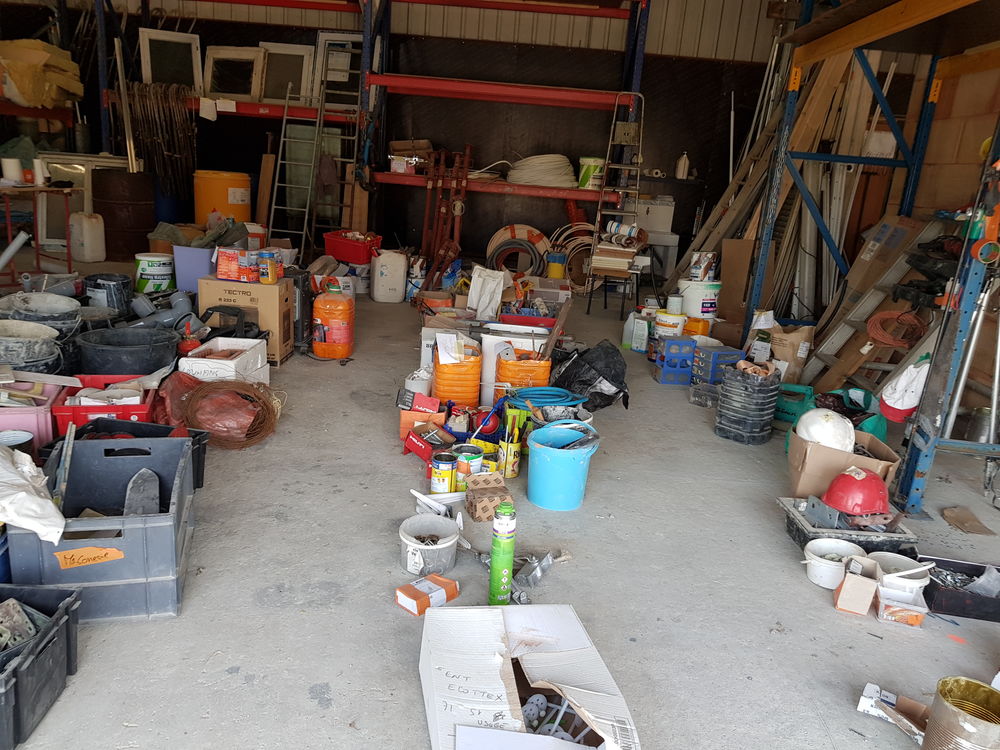 Vide entrep�t tout doit dispara�tre 100 Saint-Usuge (71)