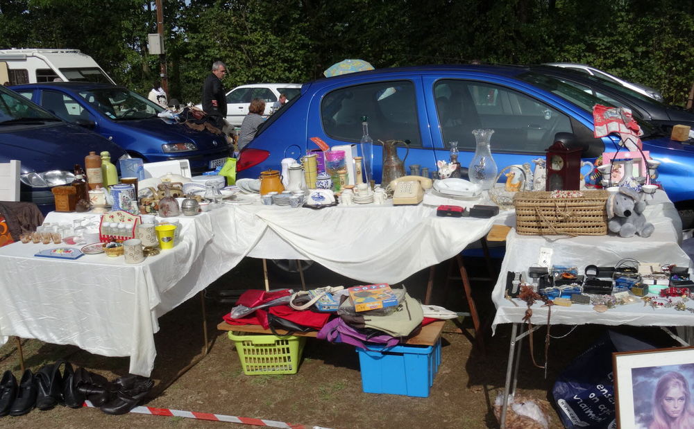 Vide grenier des crampons Merlinois 0 Mably (42)