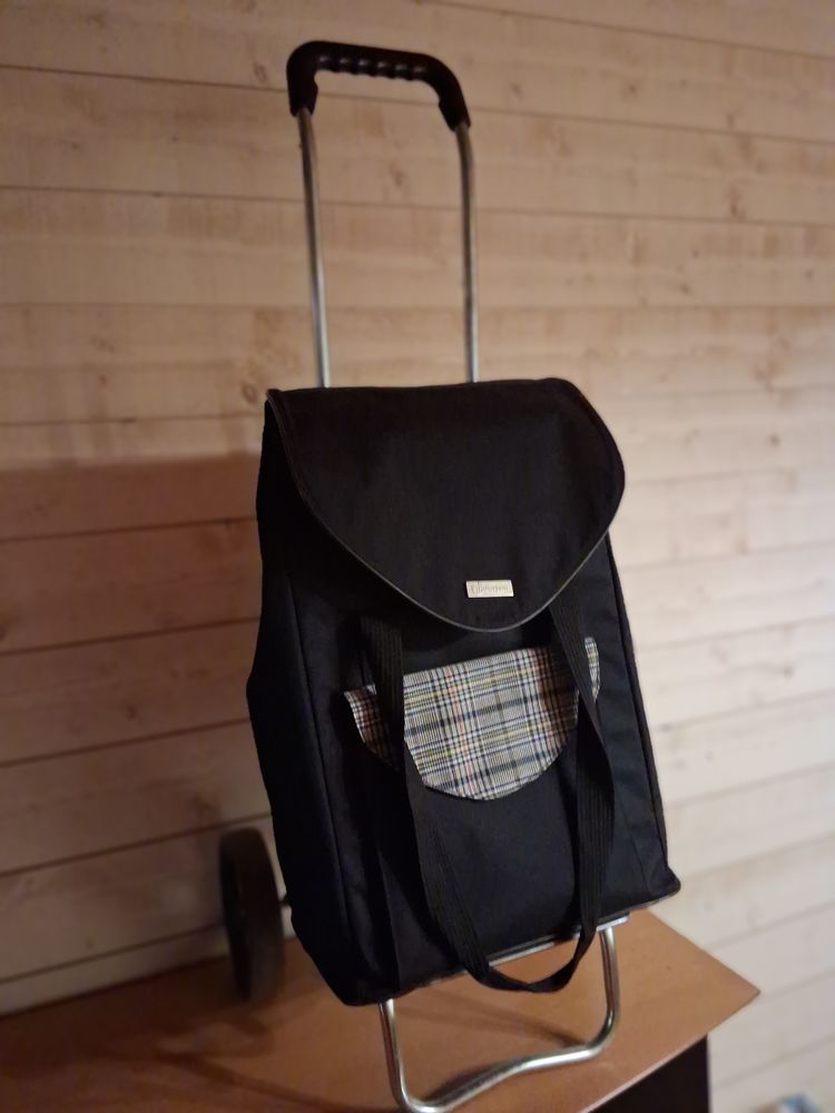 Vide Grenier plein d'id&eacute;es Cadeaux de No&euml;l Utiles 0 B�zaudun-les-Alpes (06)