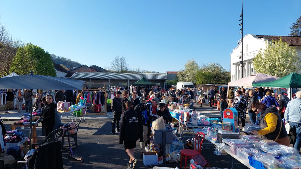 vide-greniers &agrave; &Eacute;chenoz-la-M&eacute;line 0 �chenoz-la-M�line (70)