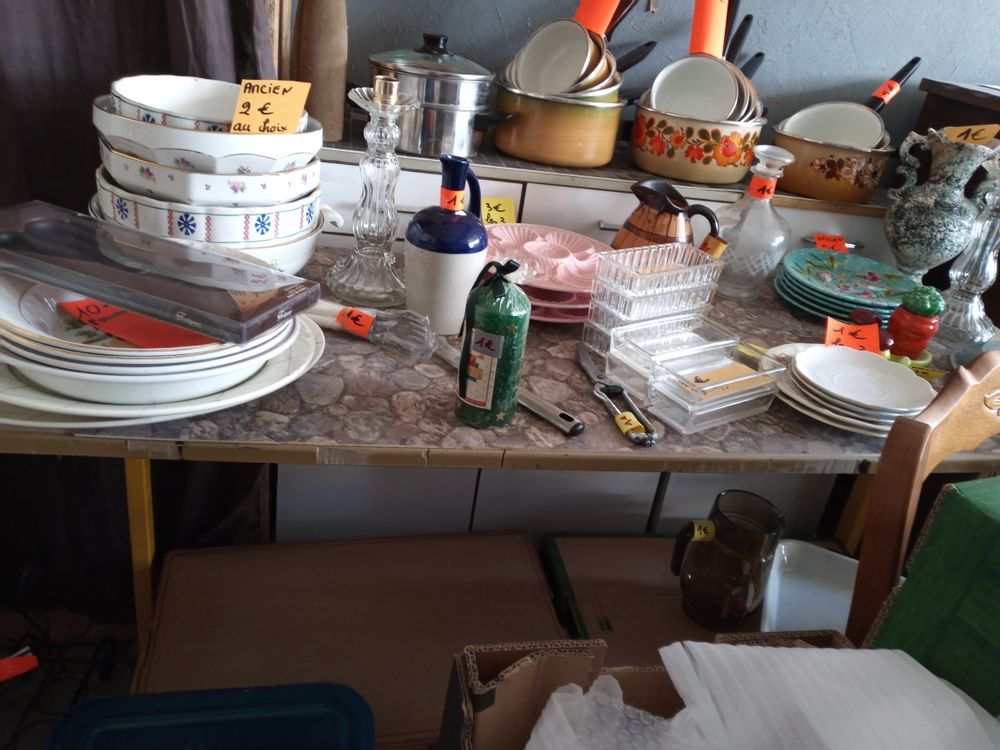  vide maison dans le garage et la cour si la meteo le permet 0 Beaucourt (90)