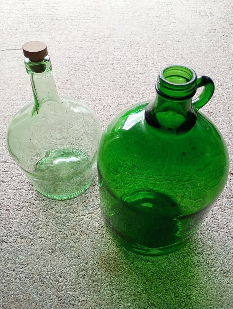 vide maison, d'objets divers. 0 Vic-le-Comte (63)
