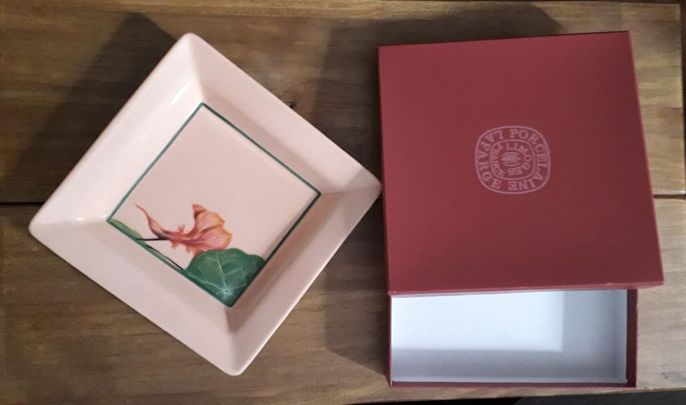 Vide poche porcelaine Lafarge Limoges : Capucines 60 Verneuil-sur-Vienne (87)