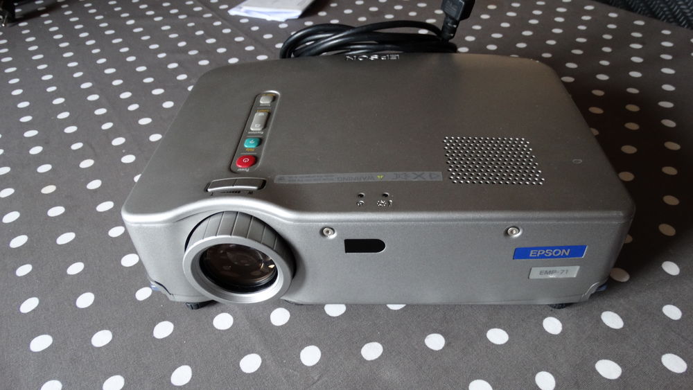 Vid�o projecteur epson + ecran orey 130 Monteux (84)