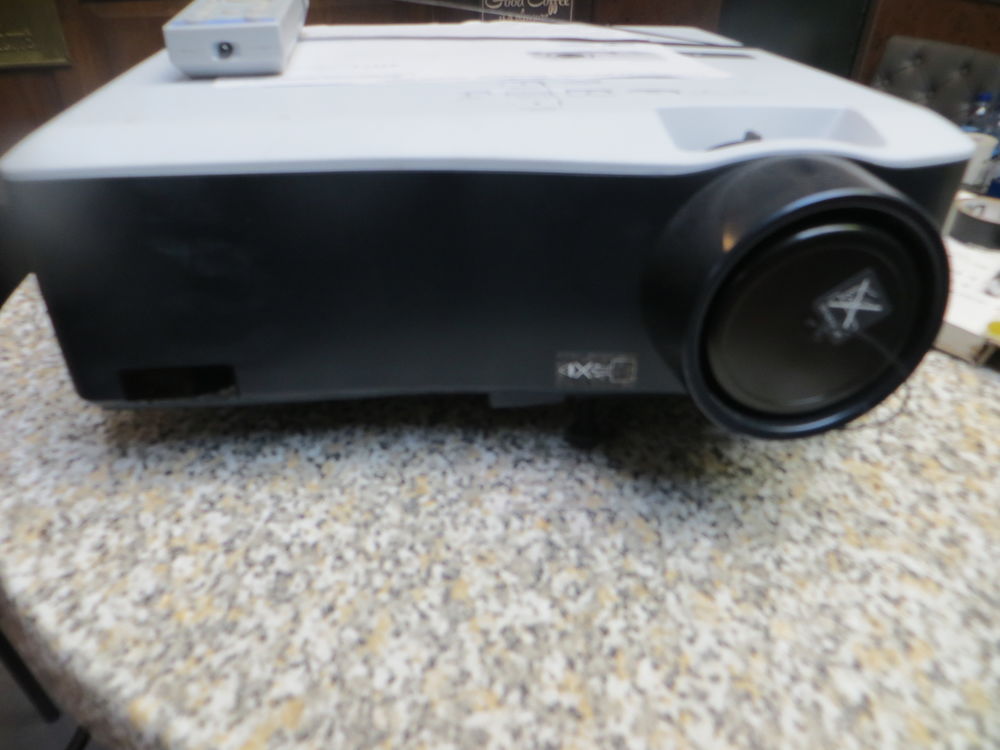av Vid�o projecteur Mitshubishi XD 550 220 Paris 8 (75)