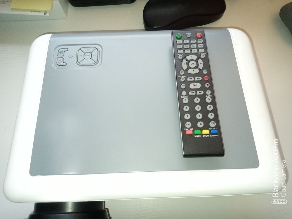 Vid�o Projecteur D8 POWER
N� du mod�le : LED 66 HDMI 170 M�es (40)