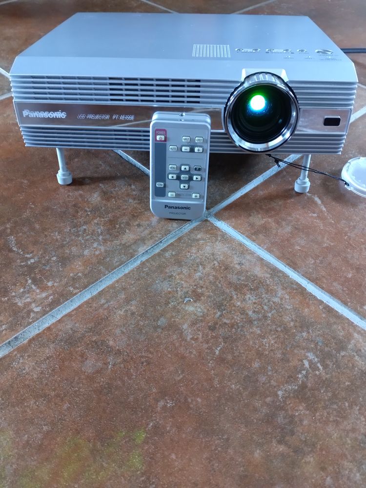 Vid�o projecteur. 230 La Tombe (77)