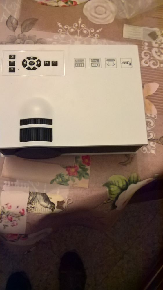 VIDEOPROJECTEUR JAMAIS SERVI. Comme neuf 180 Le Creusot (71)