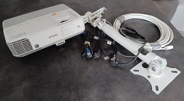 Vid�oprojecteur et son support 150 Laruscade (33)