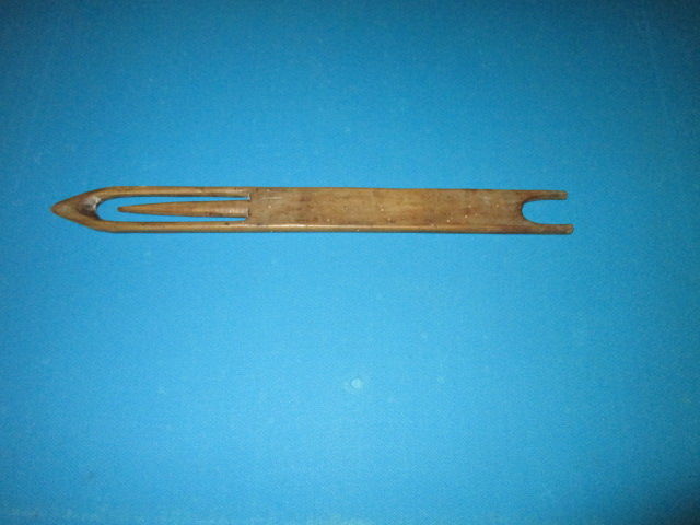  Vieille aiguille a ramender filet de peche 32 cm 
lot jfaaa 8 Villepinte (93)