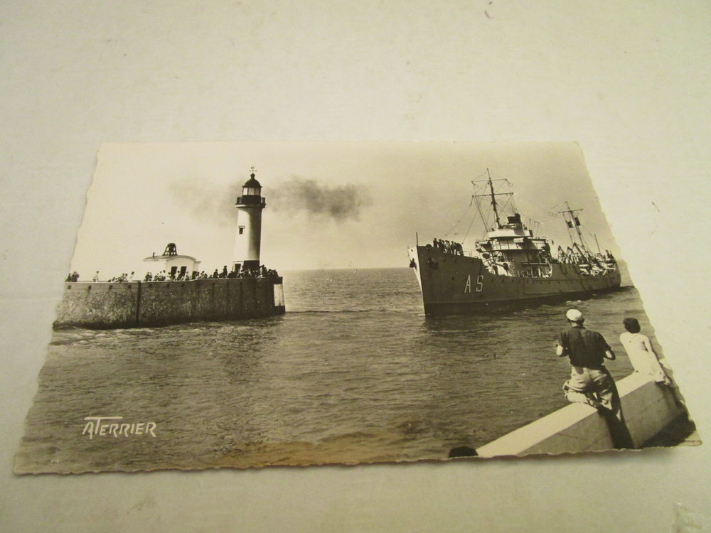 VIEILLE CARTE POSTALE AVISO--BATEAU MILITAIRE  5 Villepinte (93)