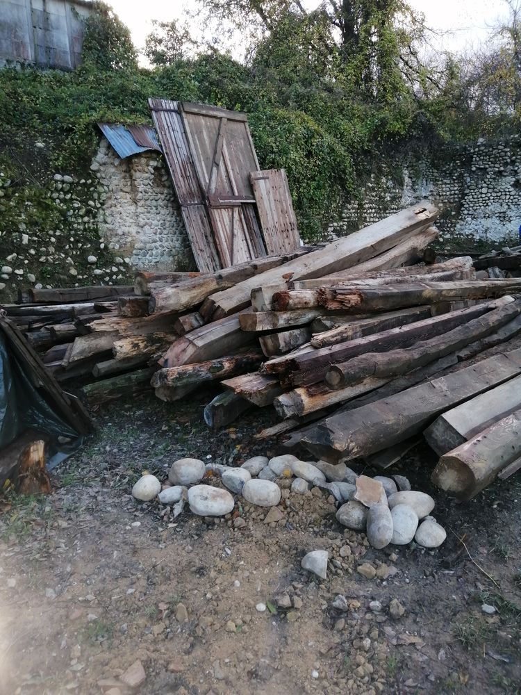 Vieilles poutres 1800 Saint-�tienne-de-Saint-Geoirs (38)