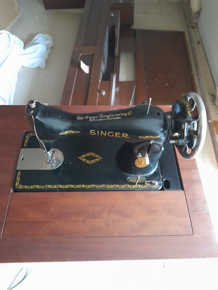 Vielle machine � coudre singer 60 Bourges (18)
