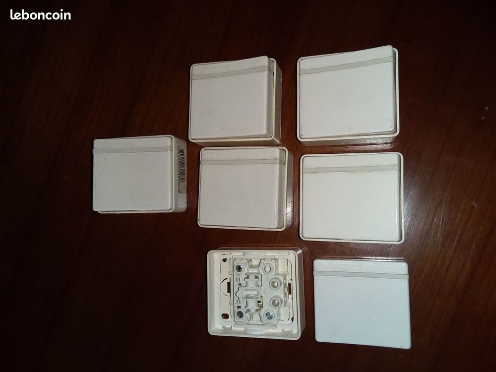 LOT de 5 VA et VIENT LEGRAND 18 Serres-Castet (64)