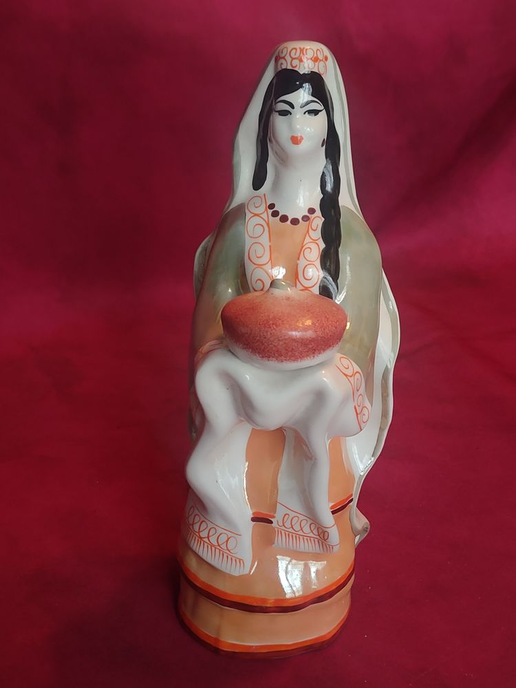 Vierge '' santon galette des rois '' hauteur 27 cm 22 Avermes (03)