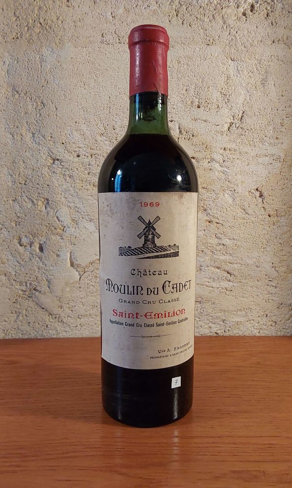 Vin Vieux mill�sime Ch�teau Moulin du Cadet 1969 Saint-Emili 39 Bordeaux (33)