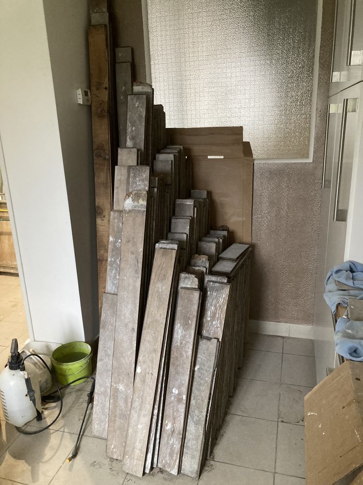 VIEUX PARQUET DE CH�NE LAMES LARGES 20 Vivier-au-Court (08)