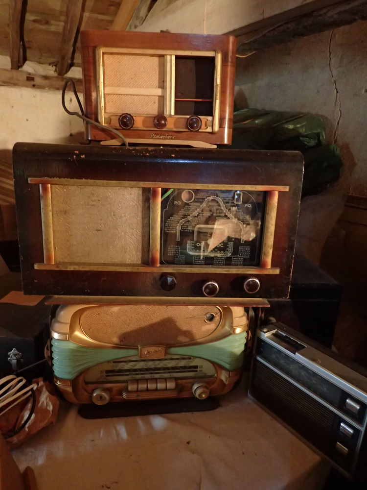lot de 4 vieux postes de radio 0 Saint-Loup-Lamair� (79)