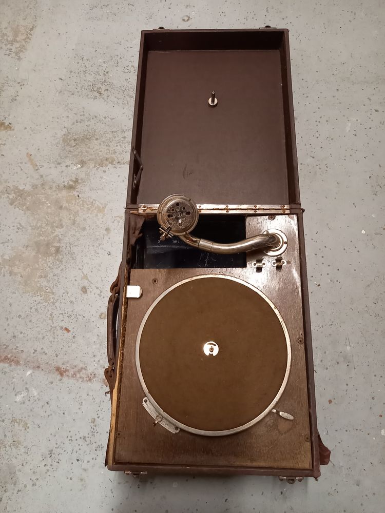 Vieux tourne disque gramophone marque nicoletta 35 Pau (64)