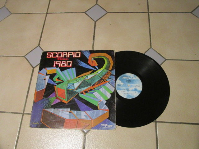 VIEUX VINYLE SCORPIO UNIVERSEL 1980  6 Villepinte (93)