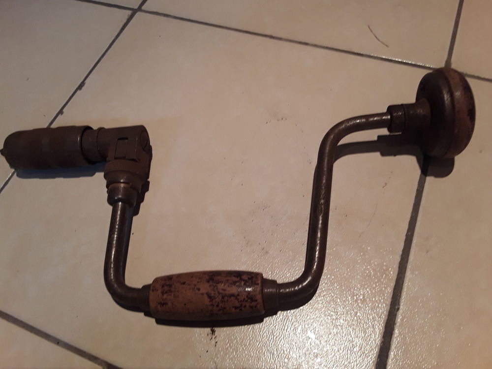 Vilebrequin a main
15 Gometz-la-Ville (91)