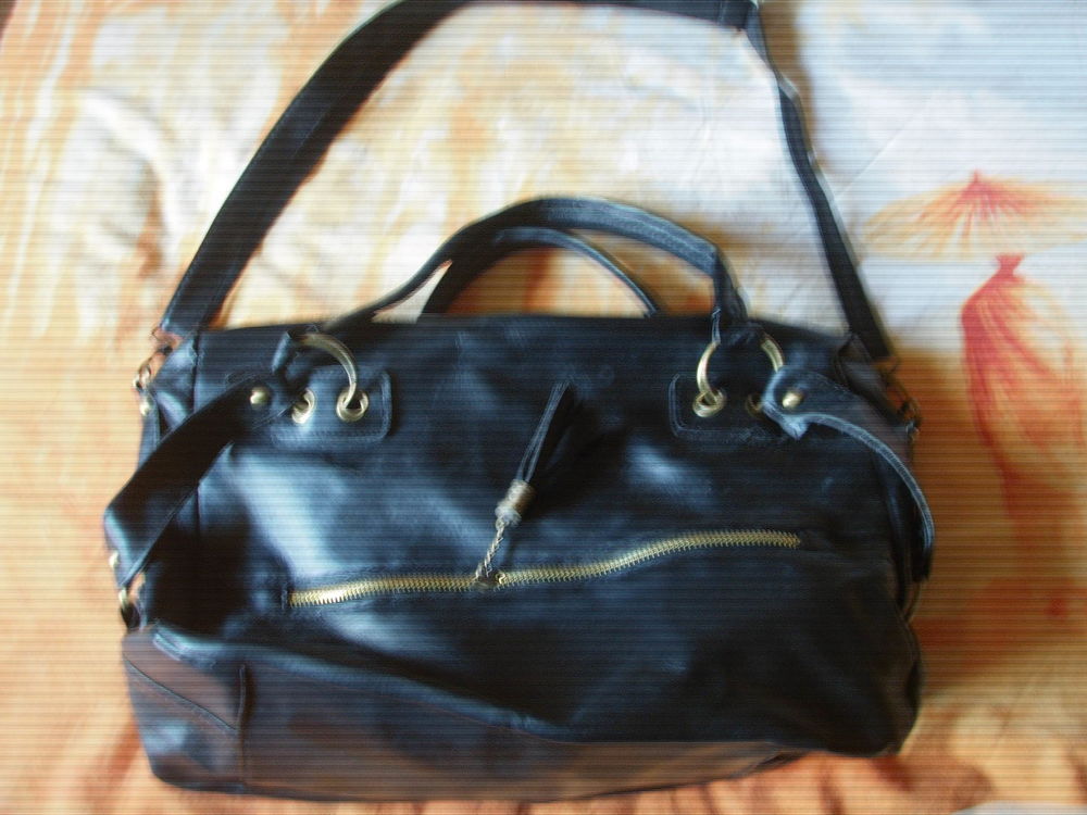 Sac de ville noir avec pochettes ext�rieures et int�rieures, 14 Angers (49)