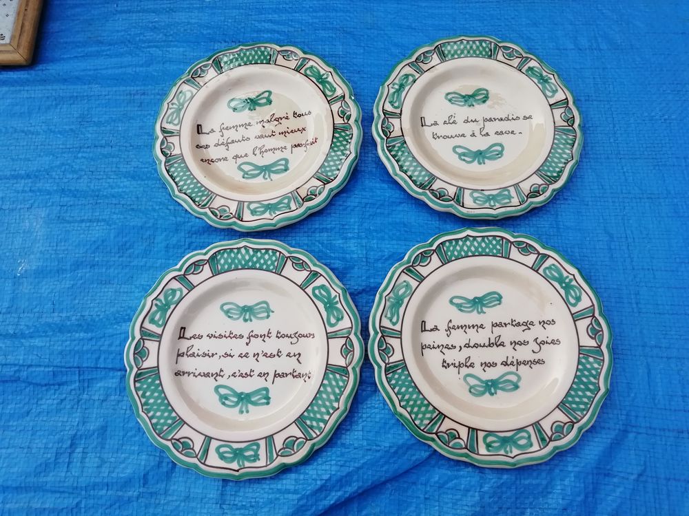 VINTAGE 4 assiettes � dessert avec maxime �crite 24 L�signy (77)