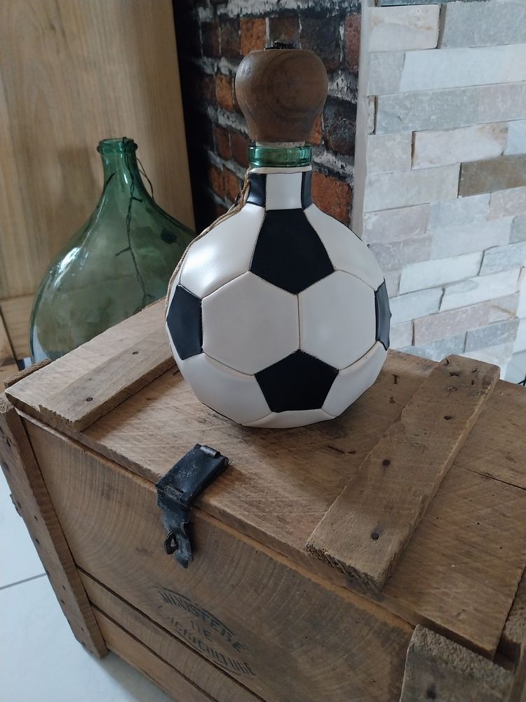 Vintage bouteille ballon de football en cuir ann�e 70 15 Montigny-sur-Avre (28)