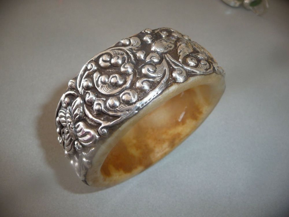 Vintage - bracelet vieux jade N�pal sur argent repouss� 350 Albertacce (20)