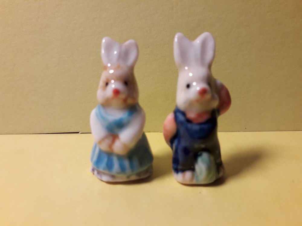 Vintage : lot de 2 f�ves : th�me lapin 12 Verneuil-sur-Vienne (87)