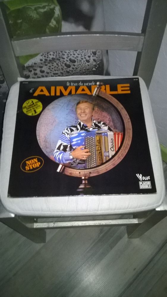 Vinyle Aimable
Le Tour Du Monde D'Aimable
1976 9 Talange (57)