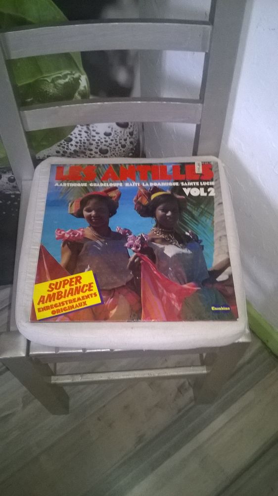 Vinyle Les Antilles 
Vol. 2
1977
Excellent etat
Double v 10 Talange (57)