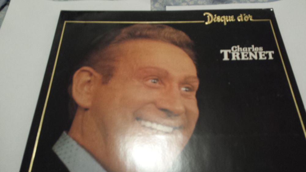 VINYLE CHARLES TRENET
DISQUE D'OR
8 Triel-sur-Seine (78)