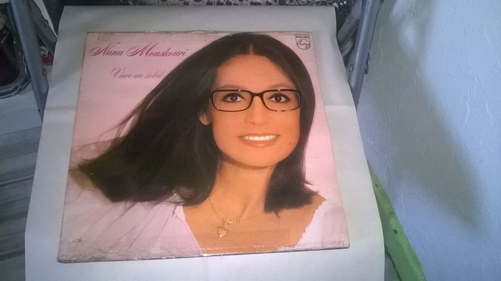 Vinyle NANA MOUSKOURI
VIVRE AU SOLEIL
1979
Bon etat
Poch 10 Talange (57)